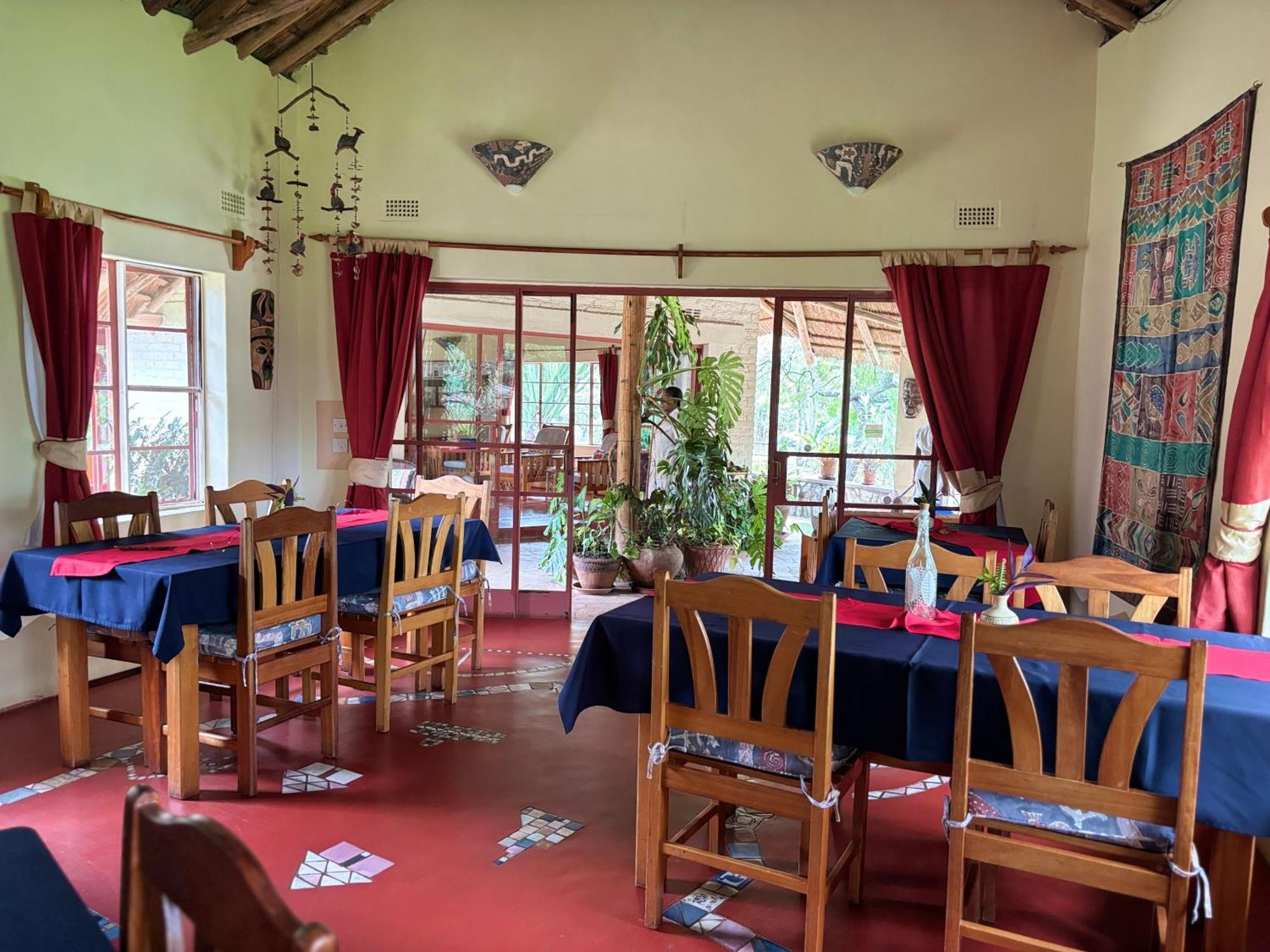 Musangano Lodge Odzi Buitenkant foto